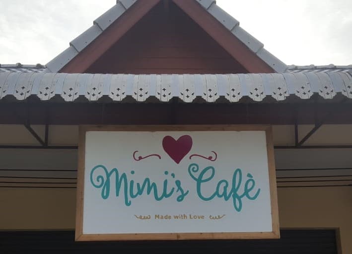 Mimi's Cafe with a fairy-like font